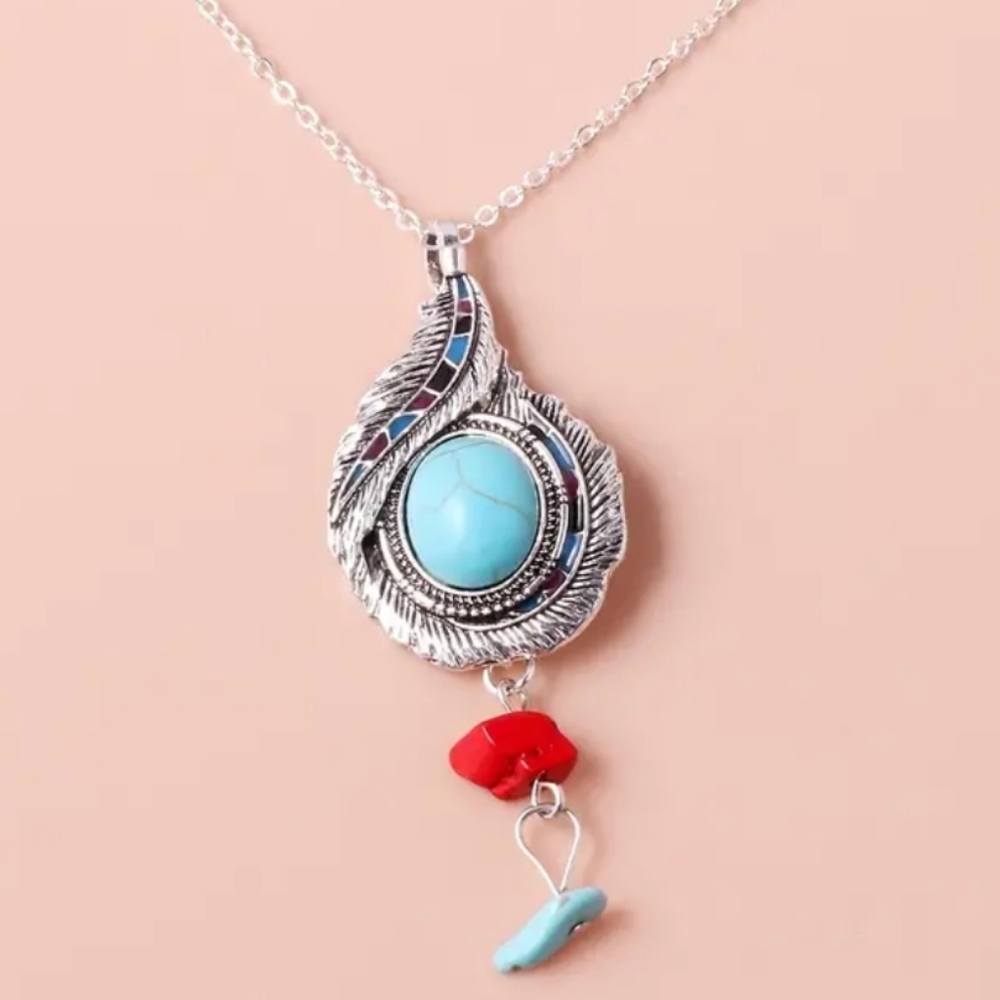 Vintage style Feather shaped pendant